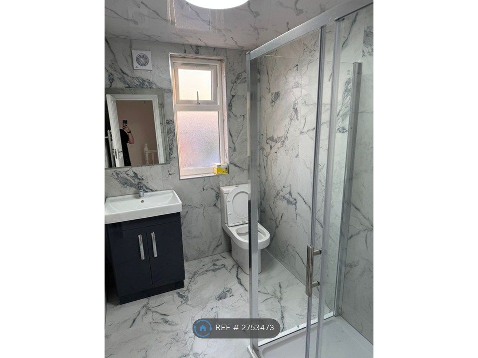 Property photo 2 of 15 Newly Installed Bathroom