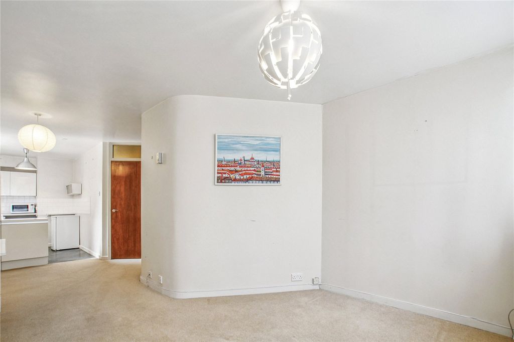 Property photo 3 of 7 Picture No. 06