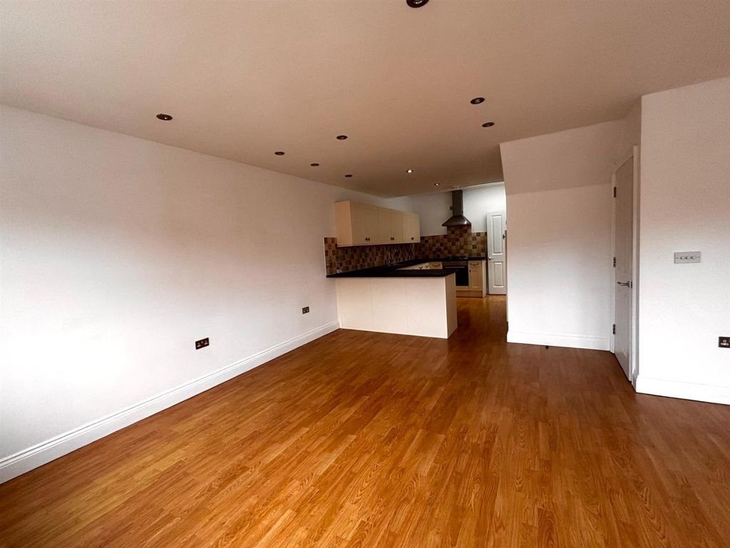 Property photo 2 of 18 4309 Kitchen And Lounge.Jpg