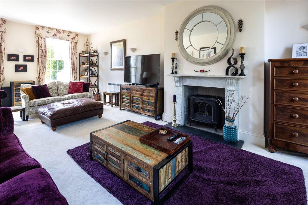 Property photo 2 of 16 Drawing Room