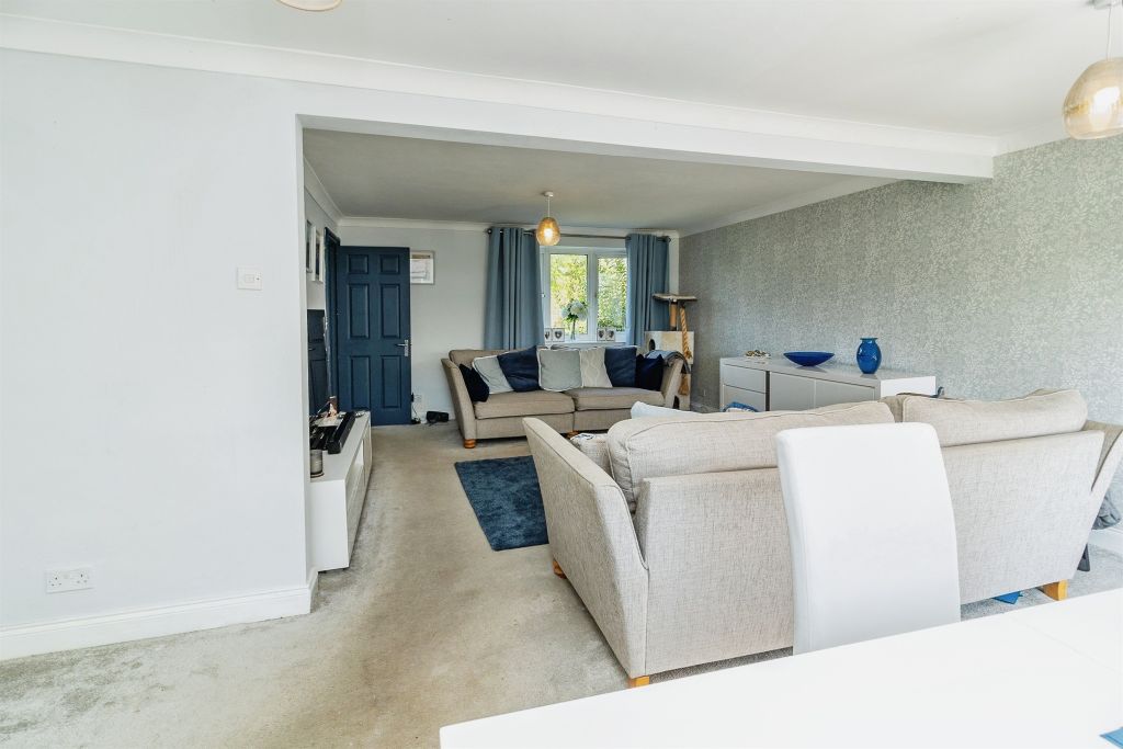 Property photo 3 of 21