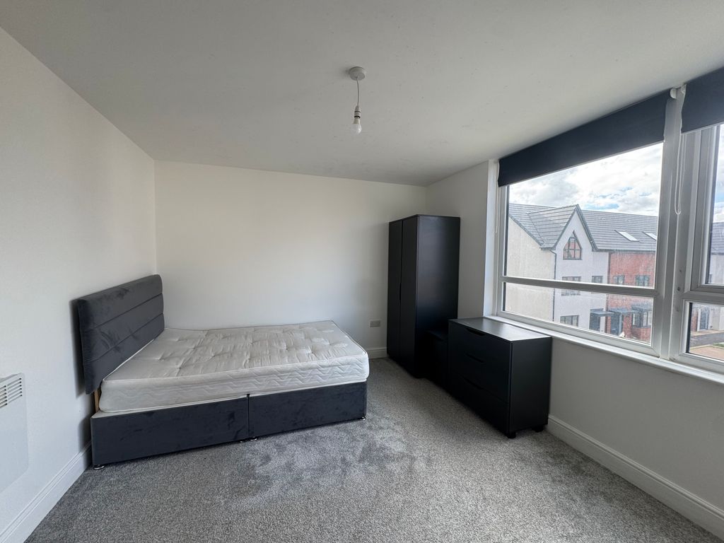 Property photo 3 of 8 Bedroom 2