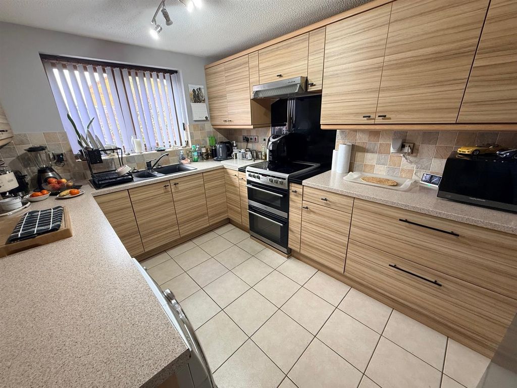 Property photo 3 of 23