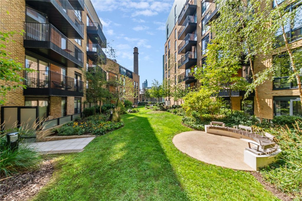 Property photo 1 of 11 Communal Garden