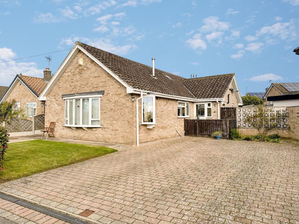 Property photo 1 of 19 External