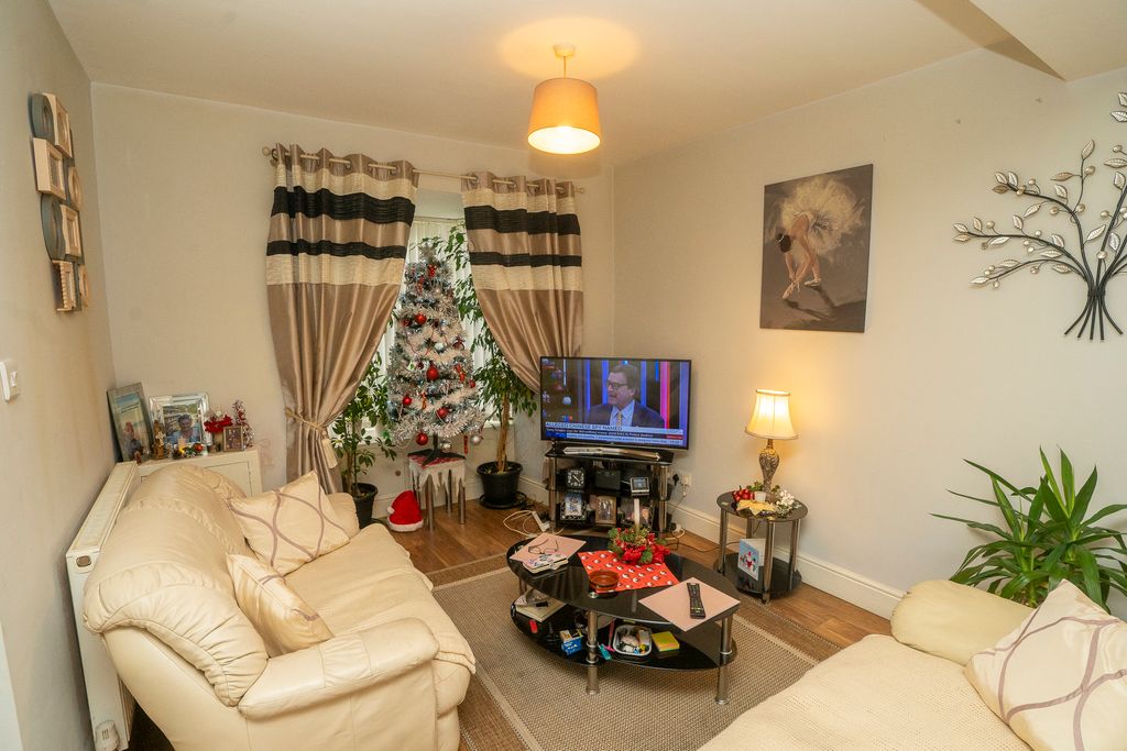Property photo 3 of 15