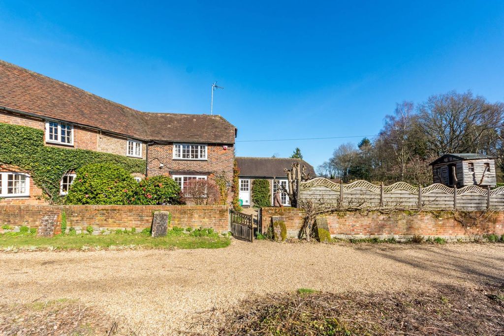 Property photo 2 of 31