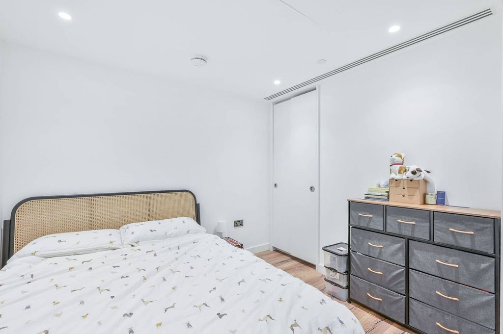 Property photo 3 of 4