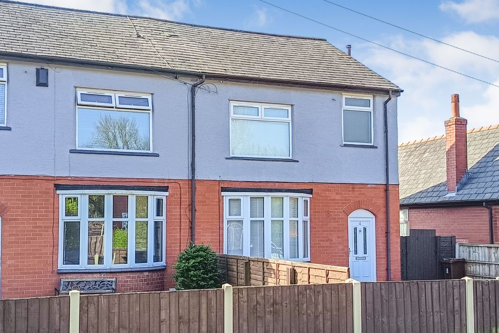 Property photo 3 of 6 4 Walnut Avenue, Wigan Wn1 3Xe