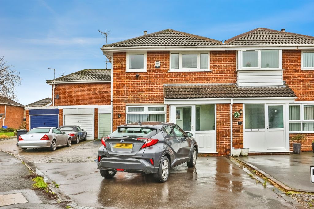 Property photo 2 of 28