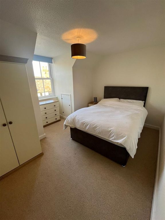 Property photo 1 of 5 Room 2