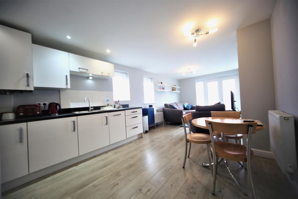 Property photo 3 of 9 25077482.Jpg