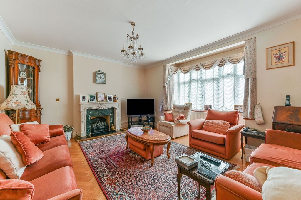 Additional image 5 of 5 bed detached house for saleGrimwade Avenue, Lloyd Park, Croydon CR0