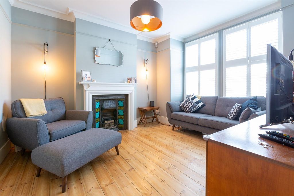 Property photo 2 of 46