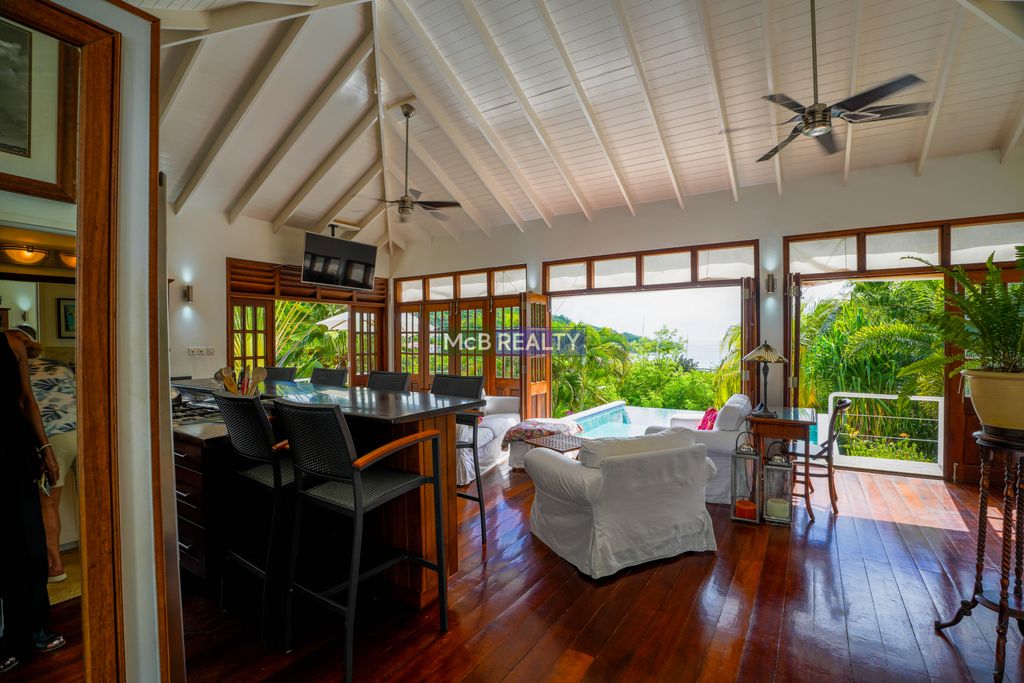 Property photo 2 of 34