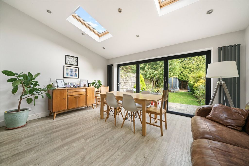 Property photo 3 of 16 Dining Area