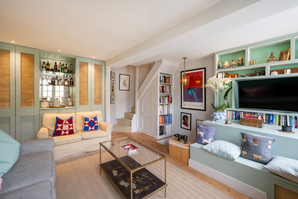 Property photo 2 of 22 Private Realtor-23 Royal Crescent Mews-18_Lo