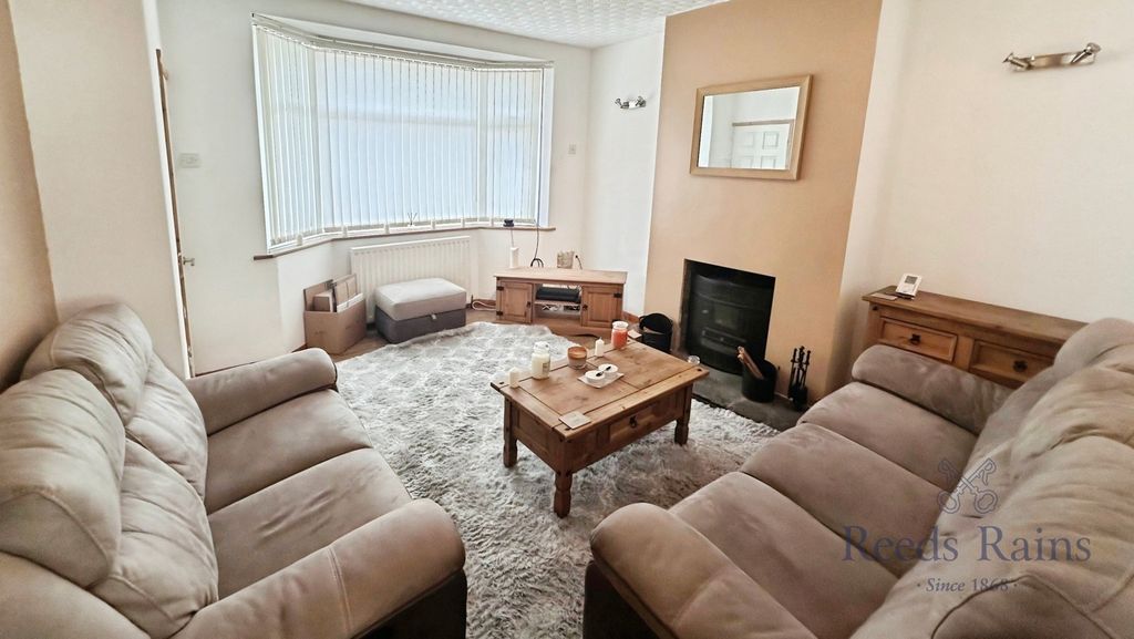 Property photo 2 of 9 Lounge