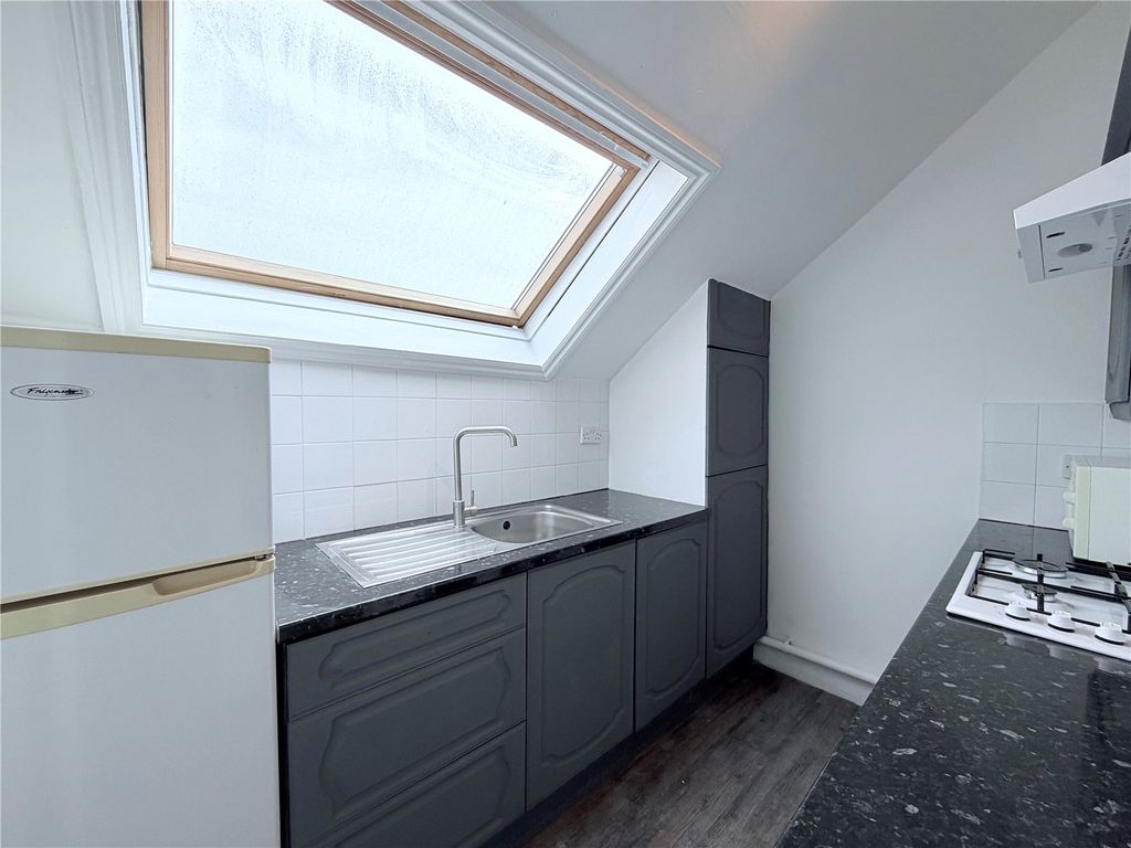 Property photo 3 of 9 Picture No. 10