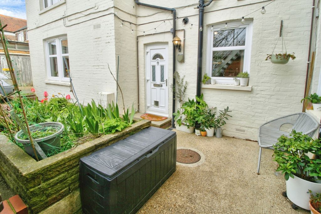 Property photo 1 of 9 E323121F-44A8