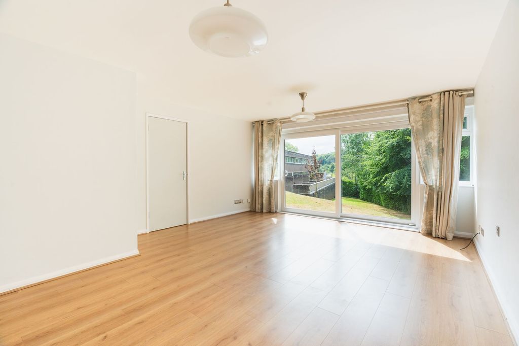 Property photo 3 of 24