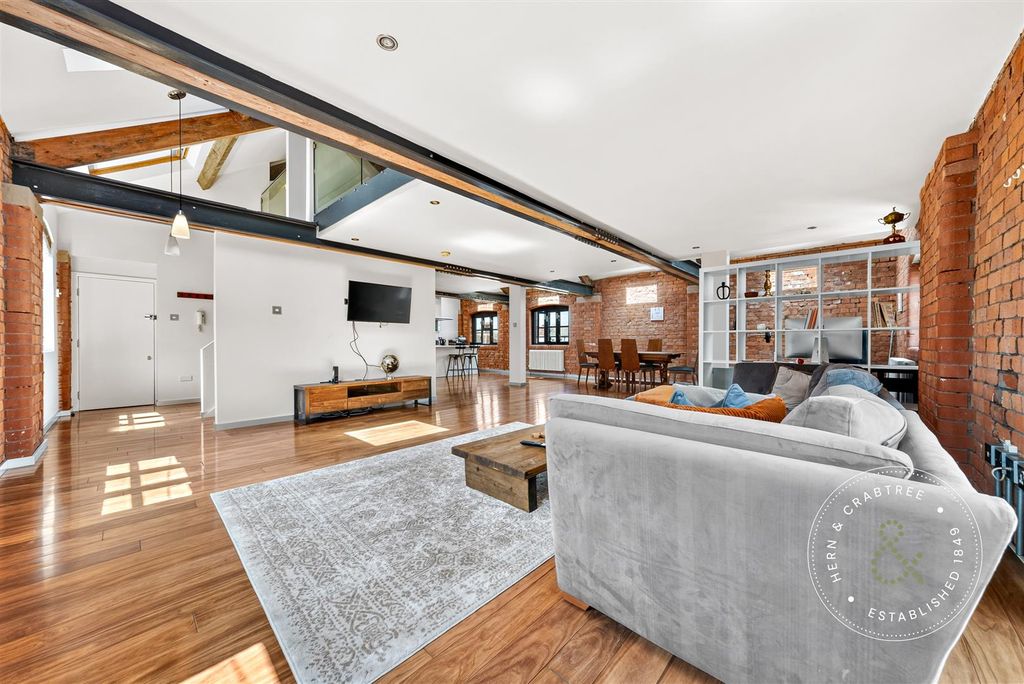 Property photo 1 of 39 Severn-Square-16.Jpg