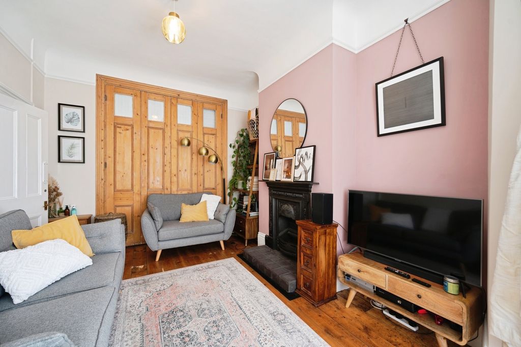 Property photo 1 of 13 Photo