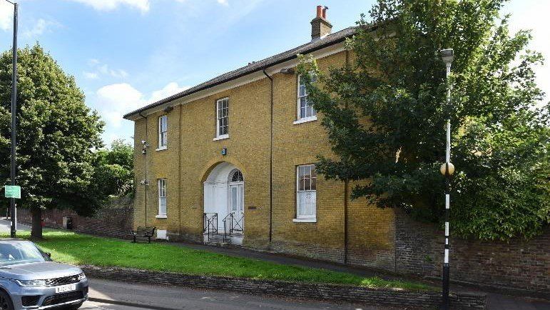 Property photo 2 of 7