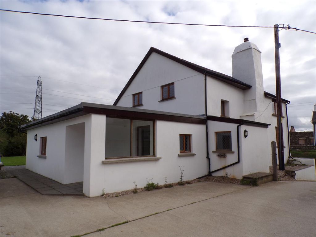 Property photo 1 of 11 Front.Jpg