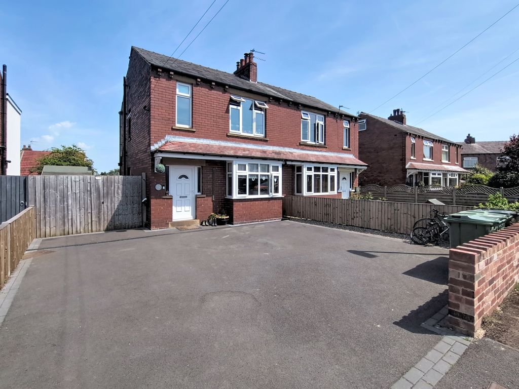 Property photo 1 of 14 32-Rydal-Grove_00014