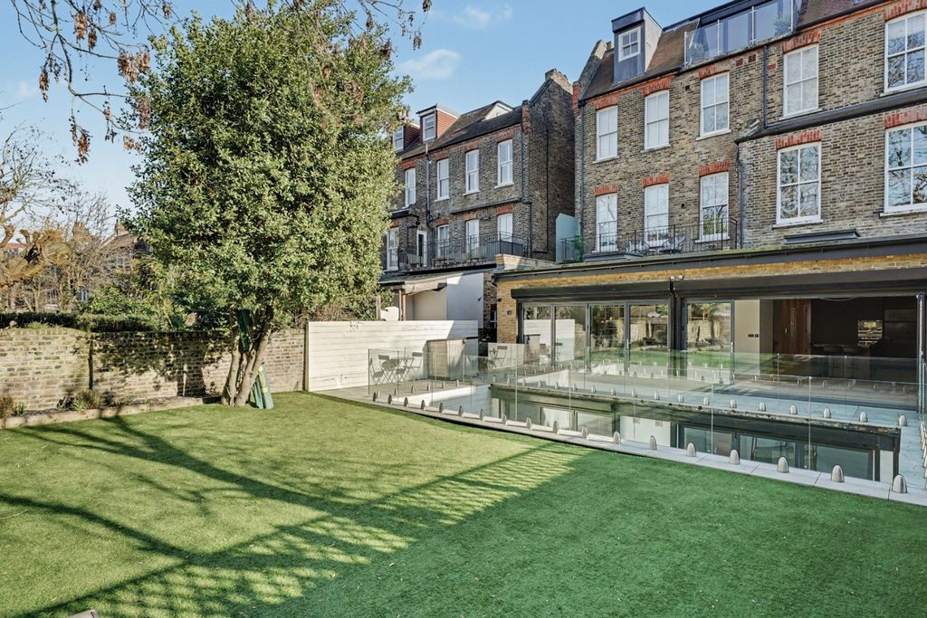 Property photo 3 of 12 4957813