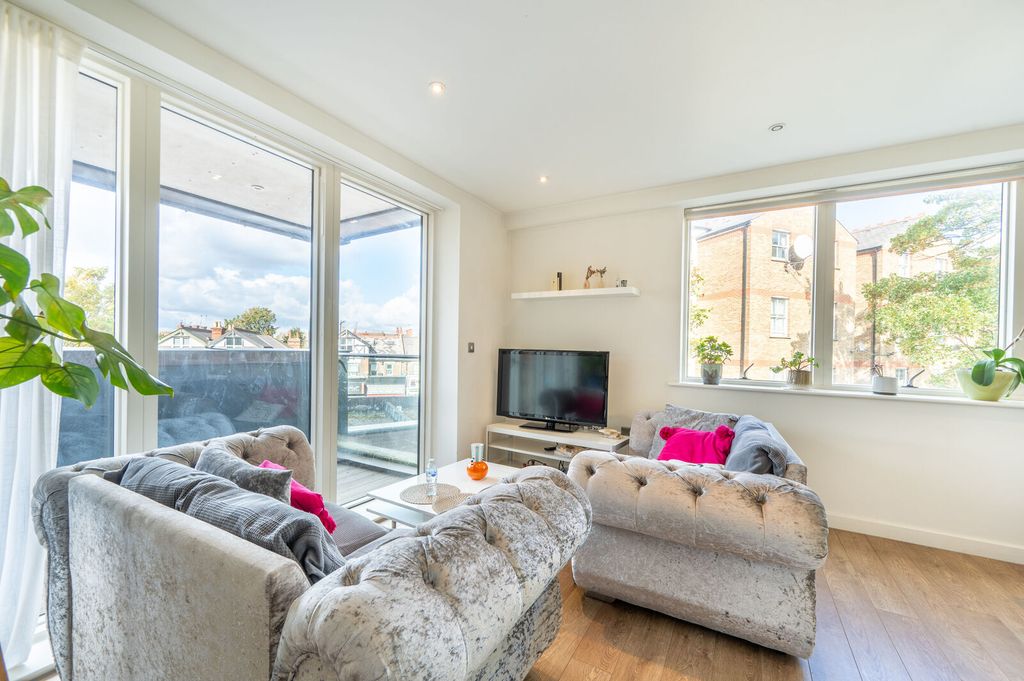 Property photo 1 of 11