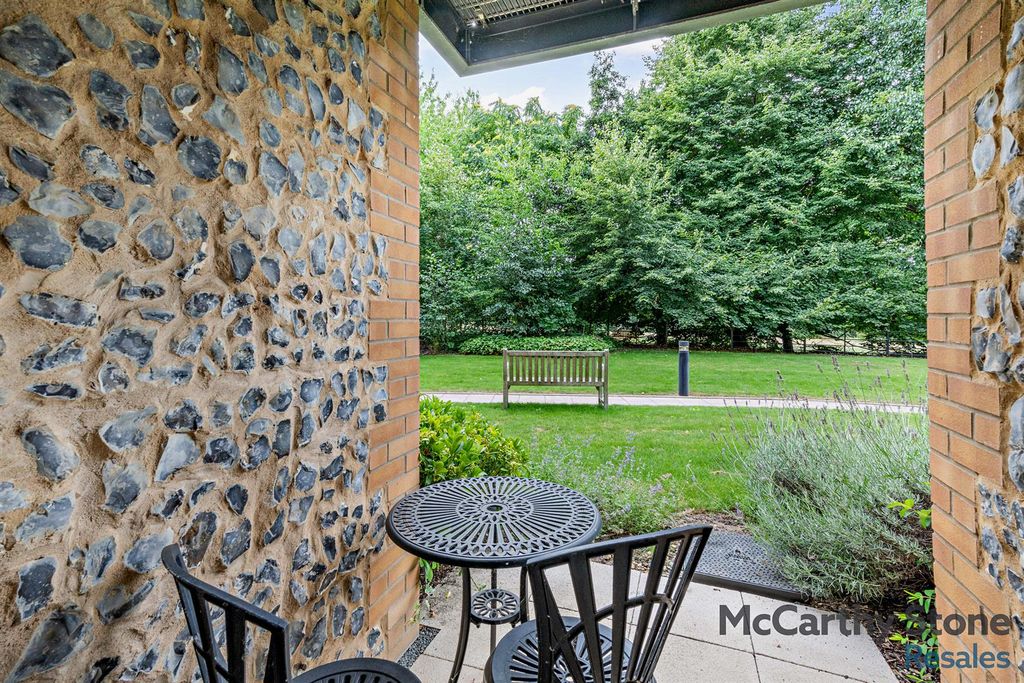 Property photo 2 of 29 8661147-Exterior01-800.Jpg