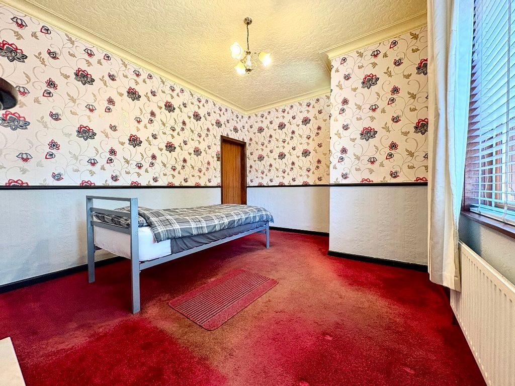 Property photo 2 of 25