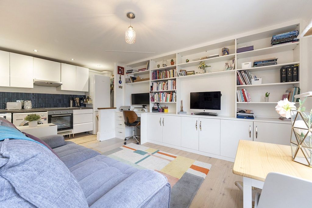 Property photo 2 of 13 Picture No. 05