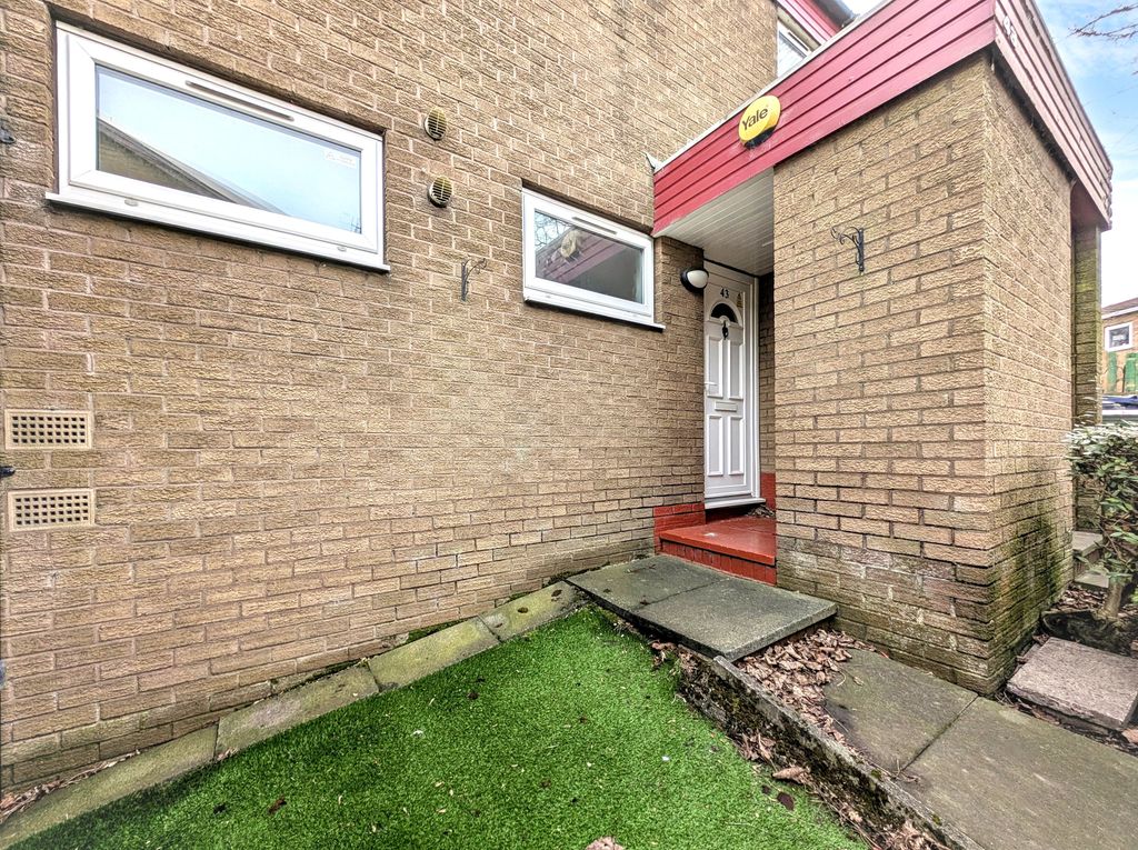 Property photo 2 of 12