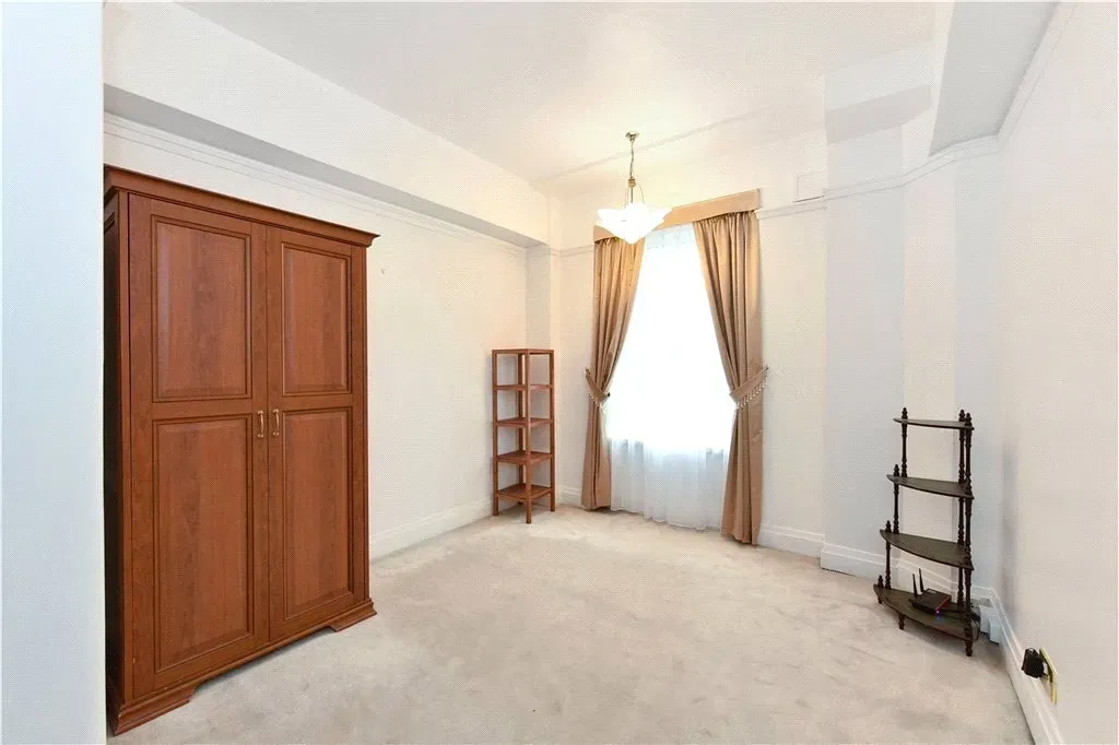Property photo 3 of 12
