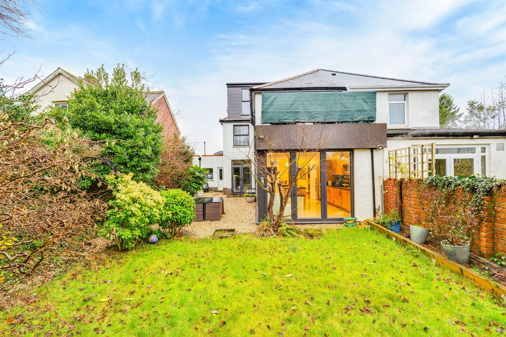 Property photo 2 of 33