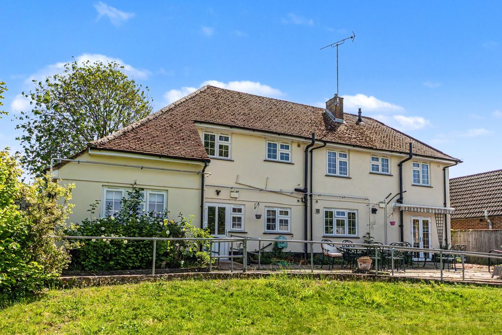 Property photo 1 of 23 8 Wolversdene Road, Andover, Hampshire, Sp10 2Ax