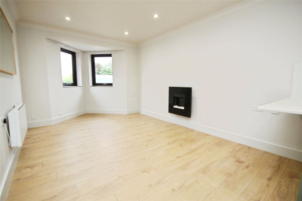 Property photo 3 of 8 Picture No. 02