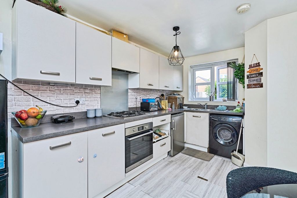 Property photo 3 of 20 Pbox-Img.Jpg