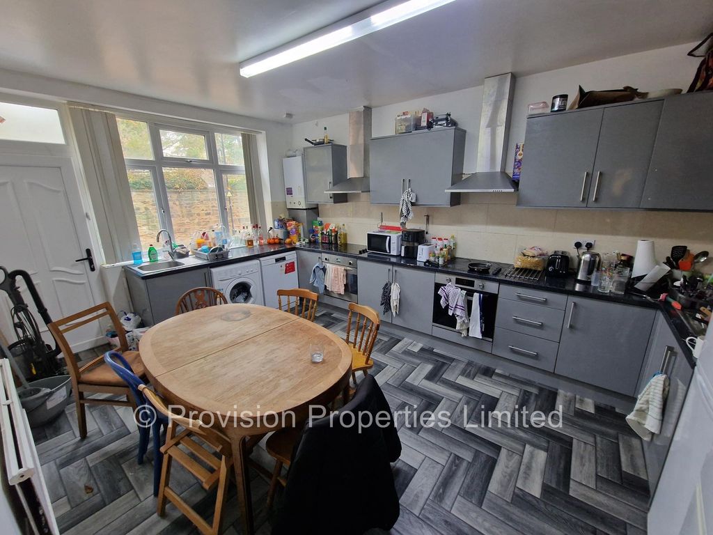 Property photo 1 of 11 Photo