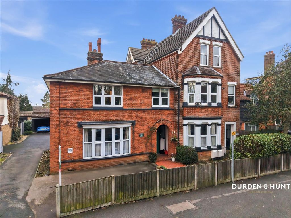 Property photo 1 of 10 Highlands Avenue