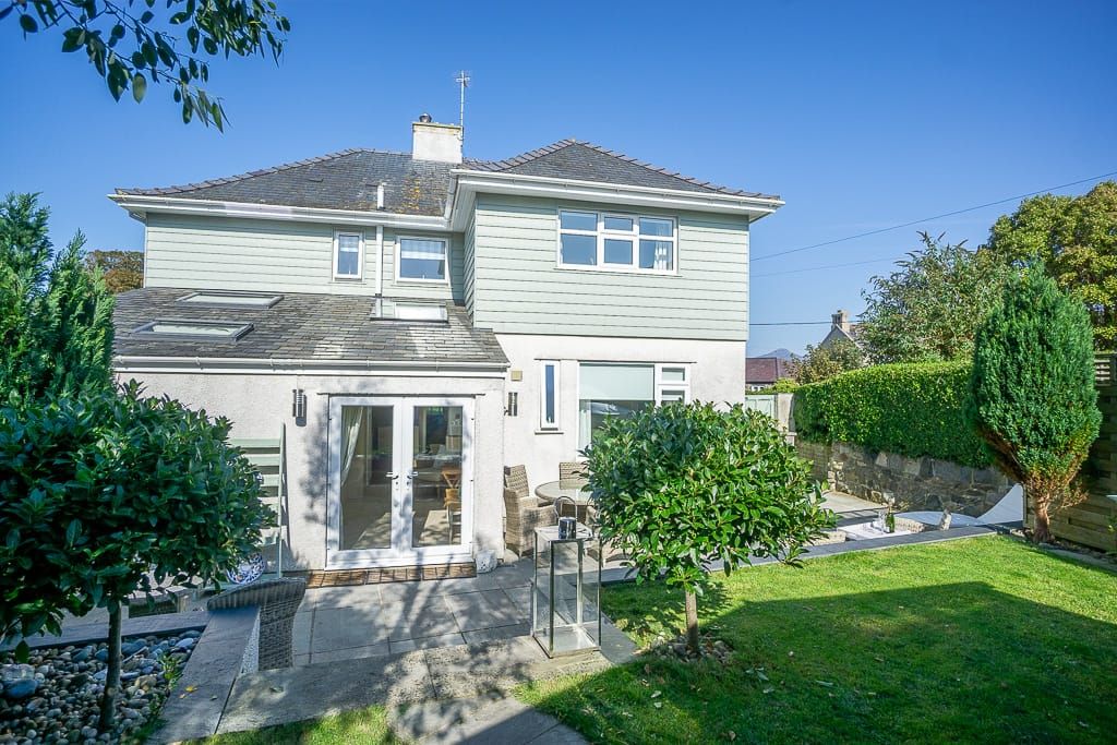 Property photo 1 of 53