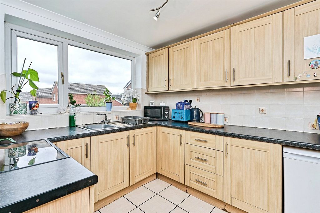 Property photo 3 of 24 Kitchen