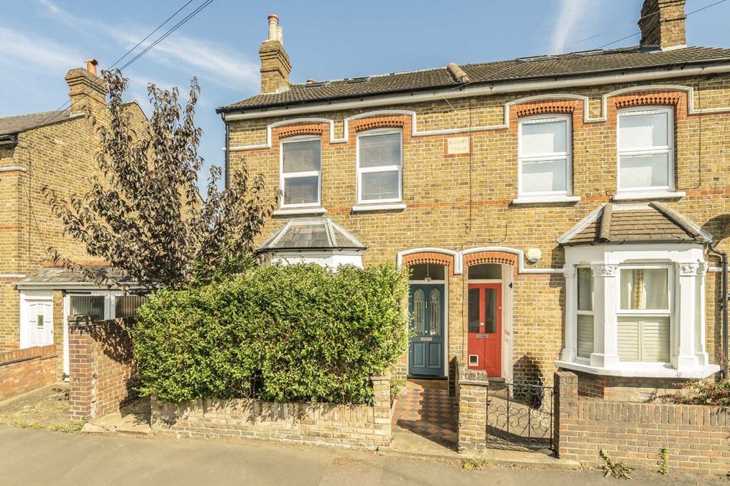 Property photo 1 of 8