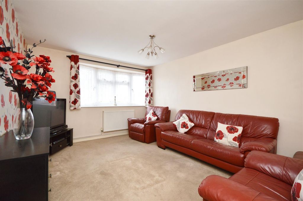 Property photo 2 of 14 Sitting Room