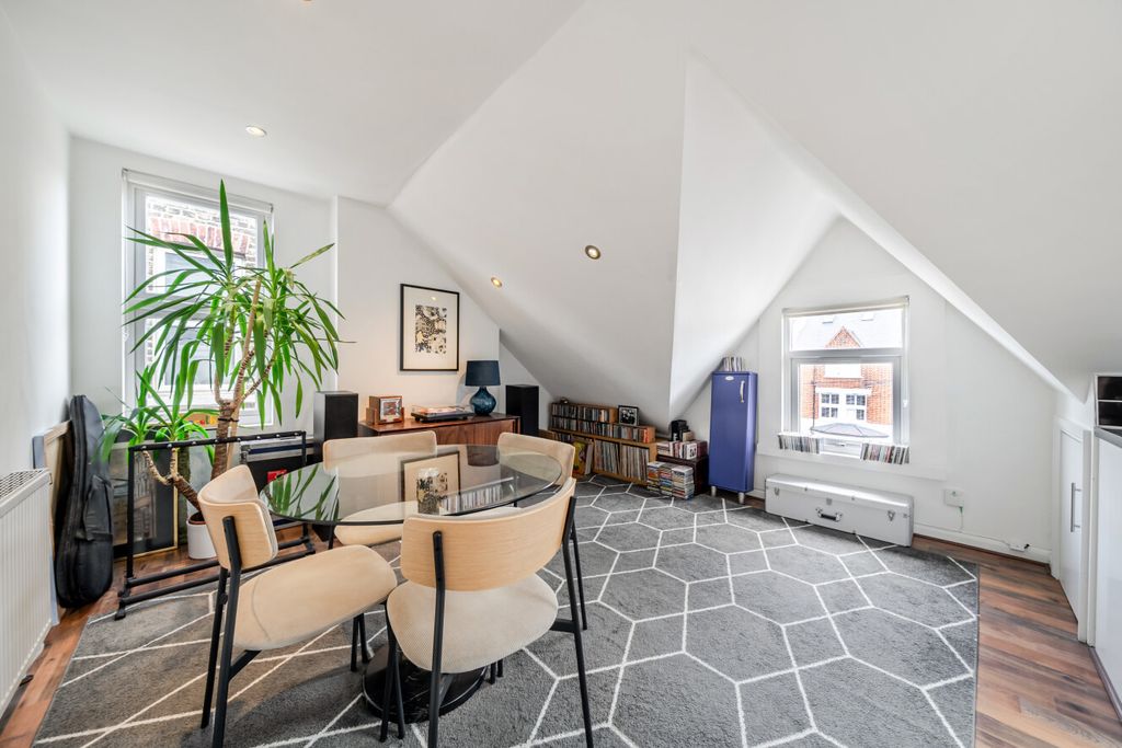Property photo 2 of 8 1464946-3-6A0c701...