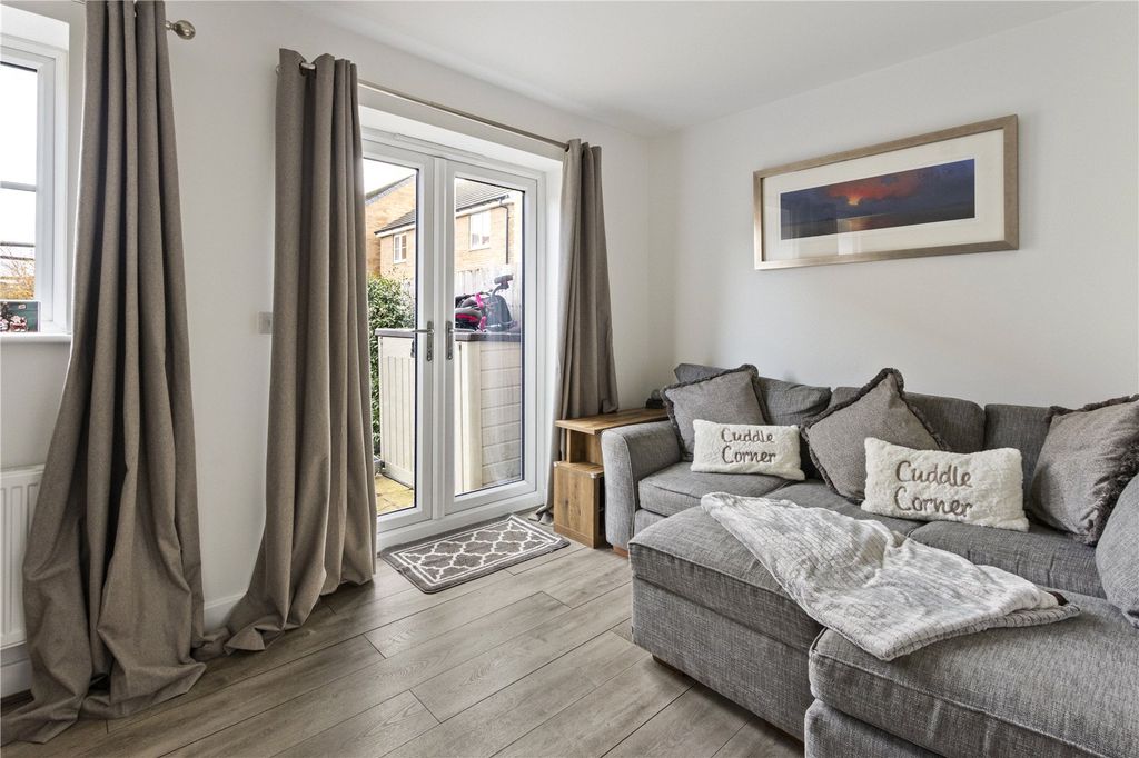 Property photo 2 of 24 Picture No. 17