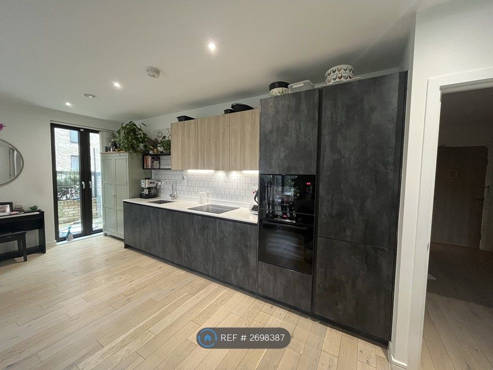 Property photo 2 of 28 Living Room  / Kitchen